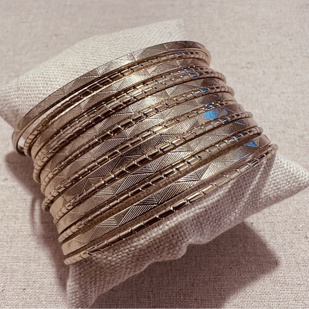 BP | Cuff | Gold Cuff - Picture 6 of 7